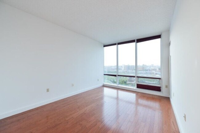 Foto del edificio - 1 Shore Ln