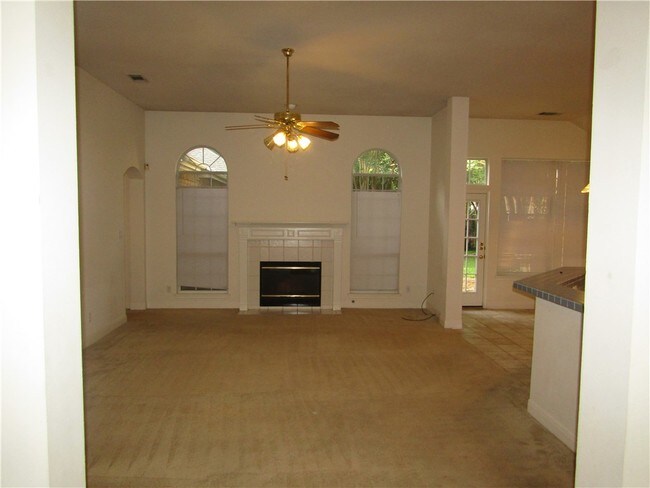 Building Photo - 7708 Blue Lilly Dr