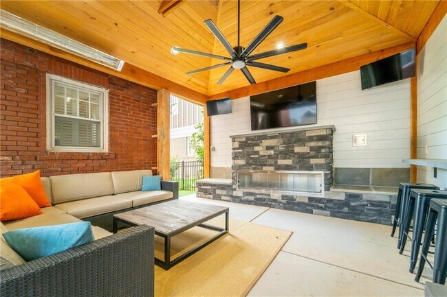 Foto del edificio - 781 Greenwood Ave NE