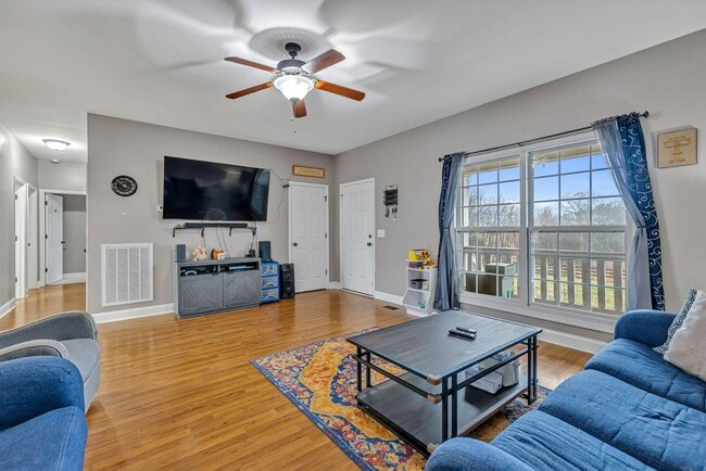 Foto del edificio - 6015 Hwy 76 E