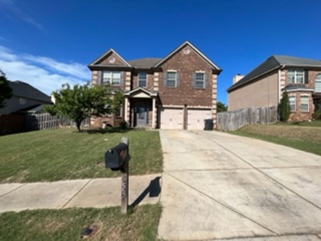 Primary Photo - Gorgeous 4 Bedroom Brick Home in Ivy Landing!