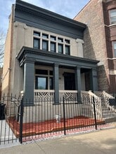 Building Photo - 3353 W Warren Blvd