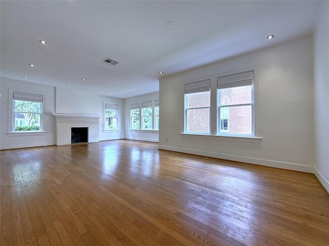 Building Photo - 2312 Quenby St