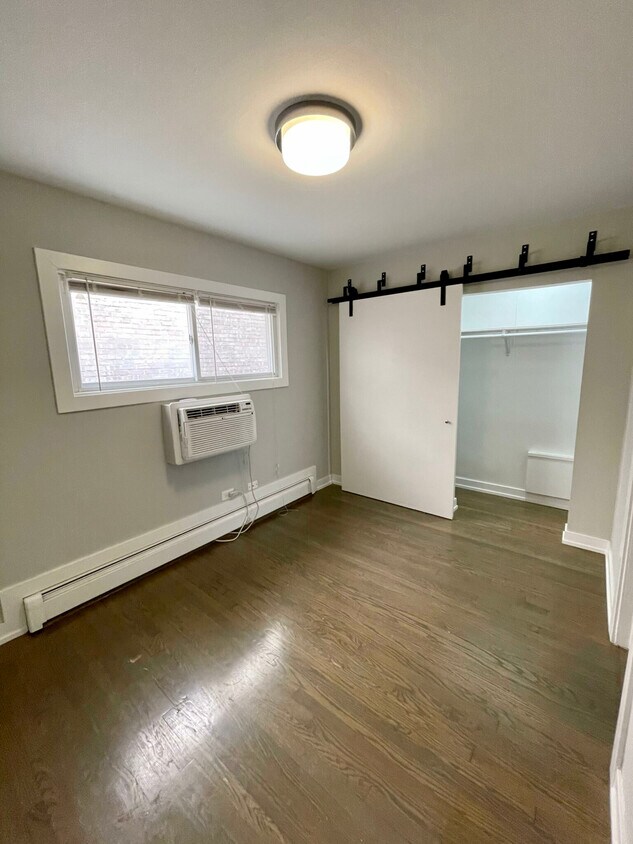 Foto del edificio - 5952-5960 N Winthrop Ave