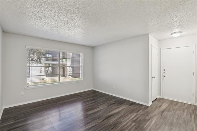 Foto del edificio - 1910 Joe Ramsey Blvd E