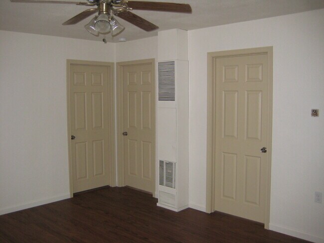 Foto del edificio - 121 NE Long St