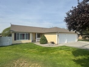 Building Photo - 2089 NW Eucalyptus Dr