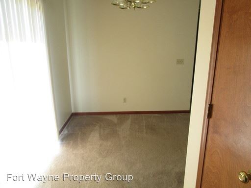 Building Photo - 403 N Elm St