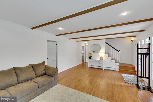 Building Photo - 1 Westgate Cir
