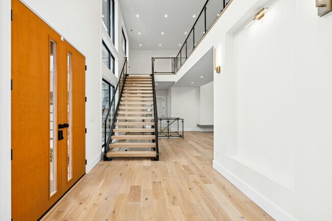 Foto del edificio - 5bd/6.5ba Bellevue Home