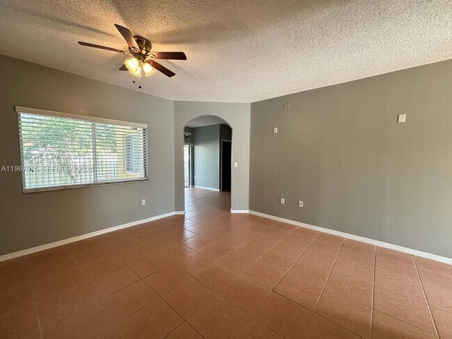 Foto del edificio - 10225 SW 20th St