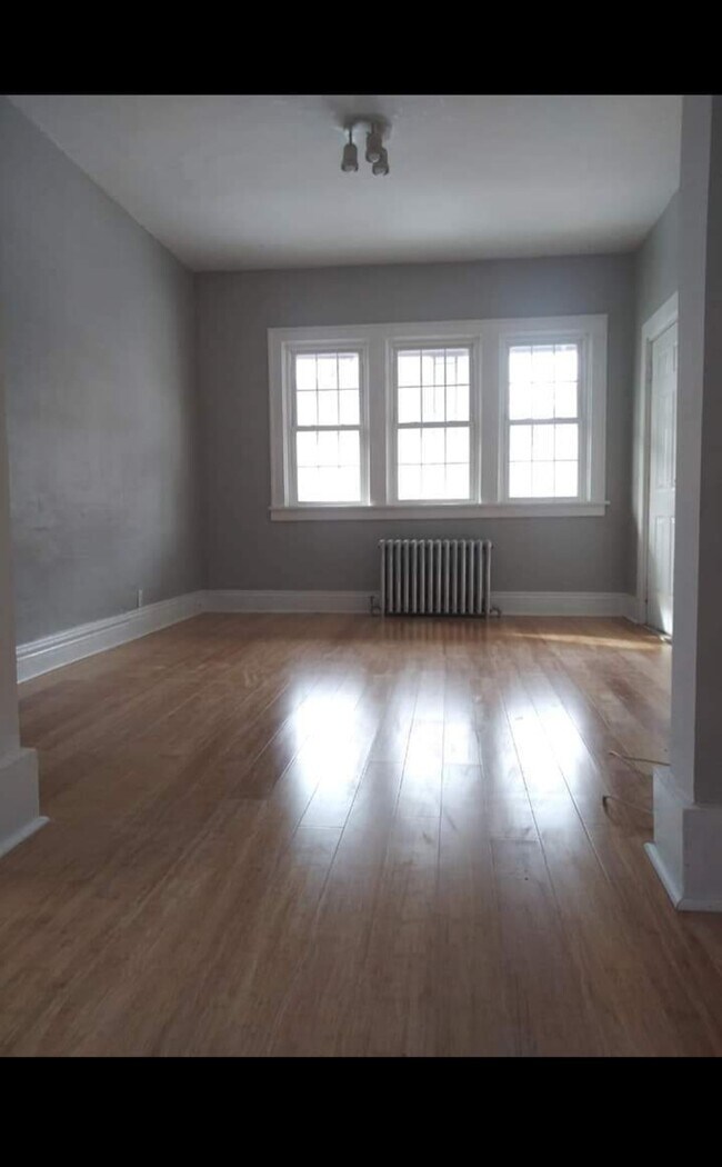 Living room - 345 Fargo Ave LOWER