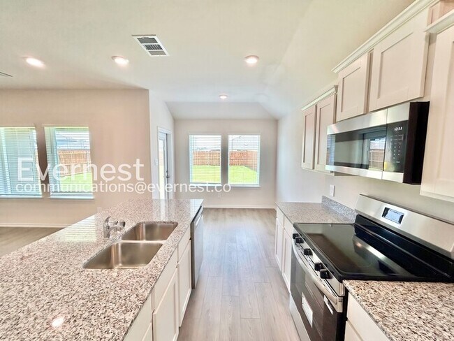Foto del edificio - Newly Built Home with Fenced Yard & Garage Access / 3D Virtual Tour / 3 Bed & 2 Bath / Available ...