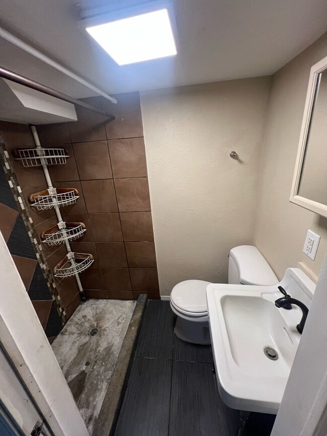 Building Photo - 501-507 N Hayes