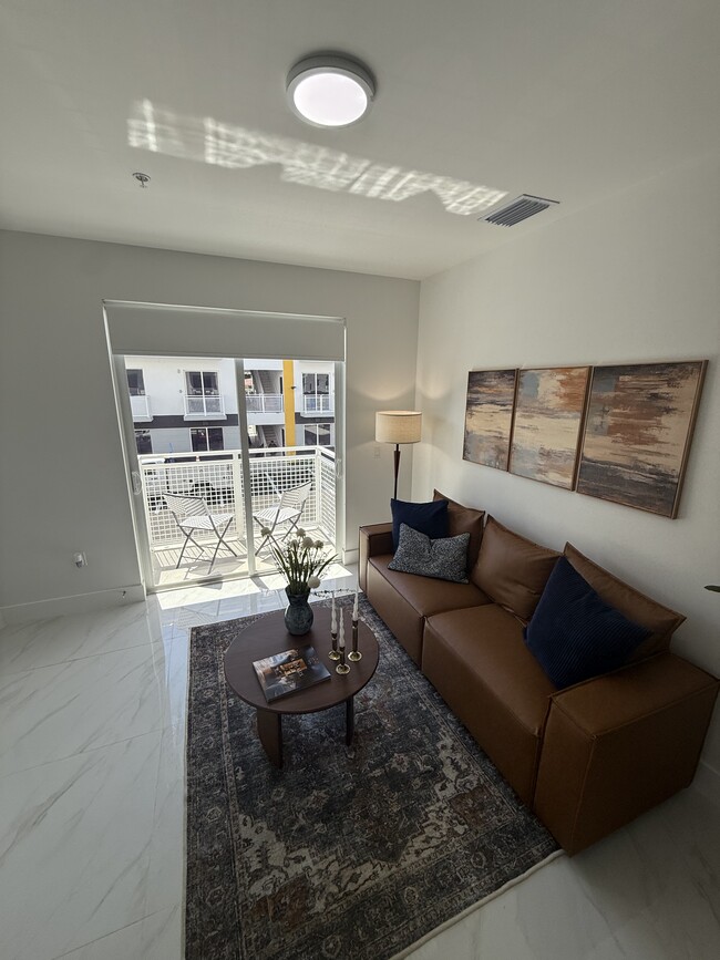 Photo - 725 E 23rd St Apartment