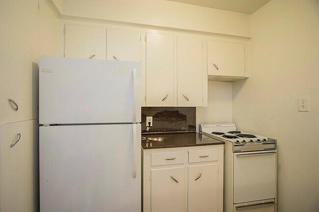 Building Photo - 3520 Garrott St