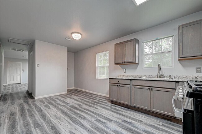 Foto del edificio - 15897 Dewberry Ln