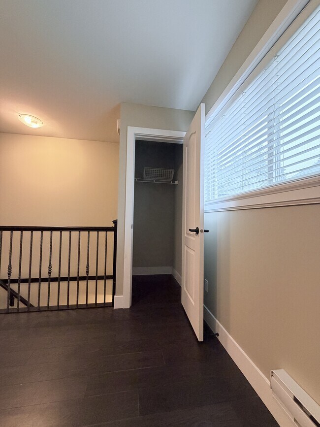 Photo du bâtiment - 14948-14960 60 Ave