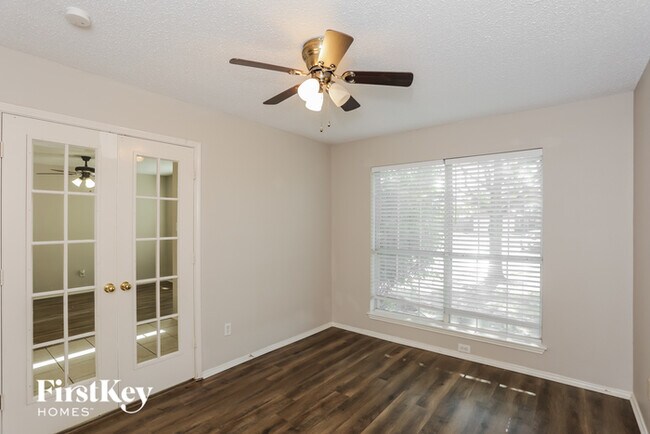 Building Photo - 1146 Finch Cir