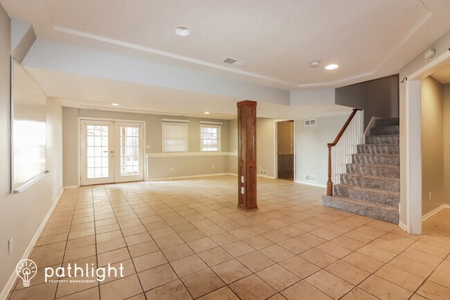 Building Photo - 104 SE Nottingham Ct, Lee's Summit, MO, 64063