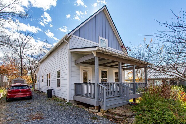 Foto del edificio - Fully Furnished