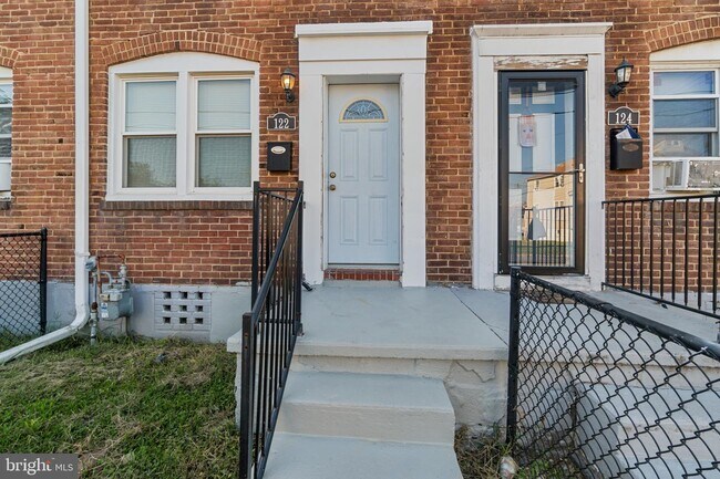 Building Photo - 122 SOLLERS POINT