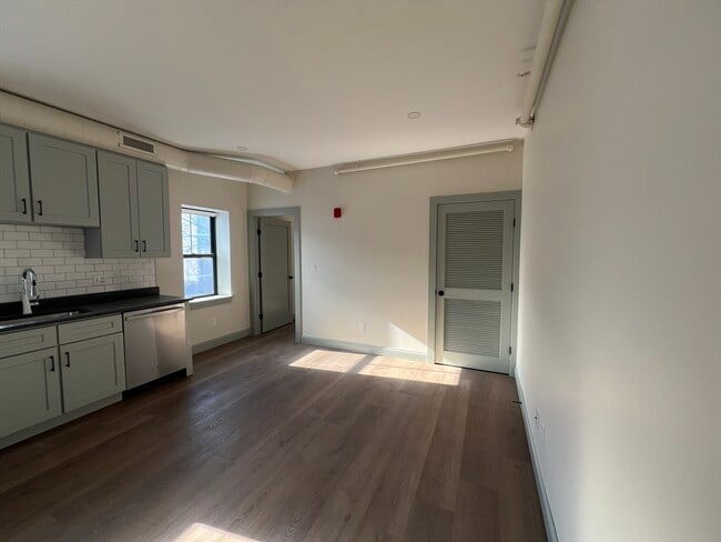 Foto del edificio - 160 Seabury St