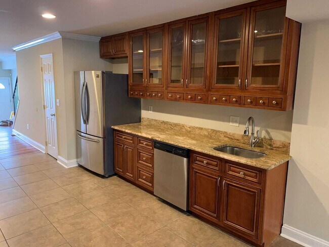 Foto del edificio - Charming 2 Bedroom/2.5 Bathroom Apartment in Pigtown, MD!