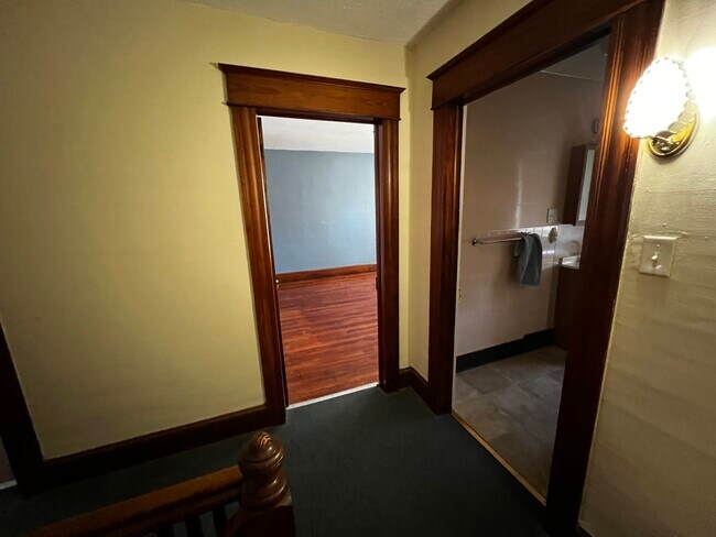 Building Photo - 2014 Boulevard Ave