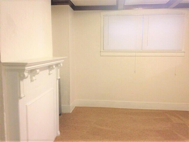 Foto del edificio - 1536 Fallowfield Ave