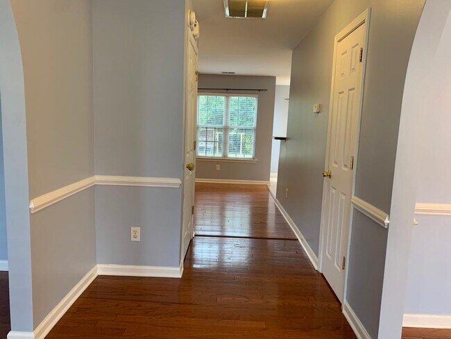 Foto del edificio - 337 Southmen Ln