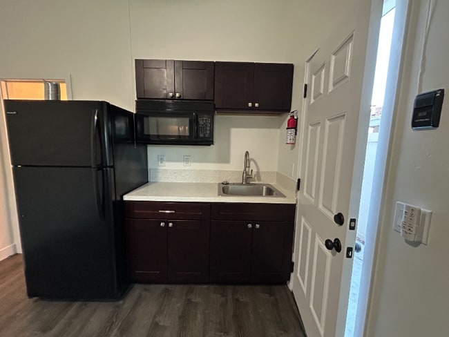 Building Photo - 3467-71 Luna Ave