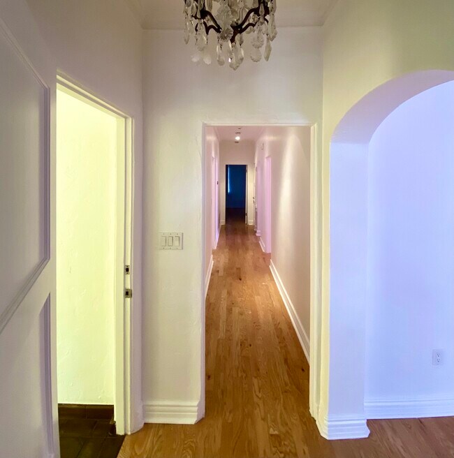 Entry Hallway - 129 S Detroit St