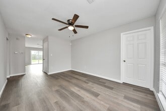 Building Photo - 4114 Fairgreen Ln
