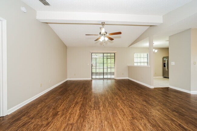 Foto del edificio - 10871 Copper Creek Ct