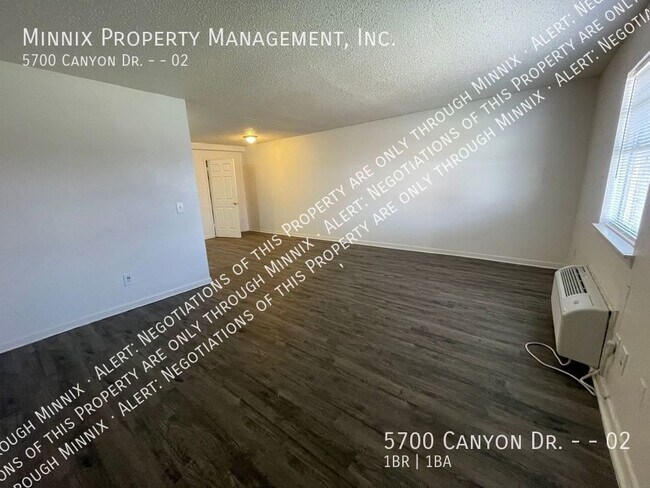 Foto del edificio - 5700 Canyon Dr. -