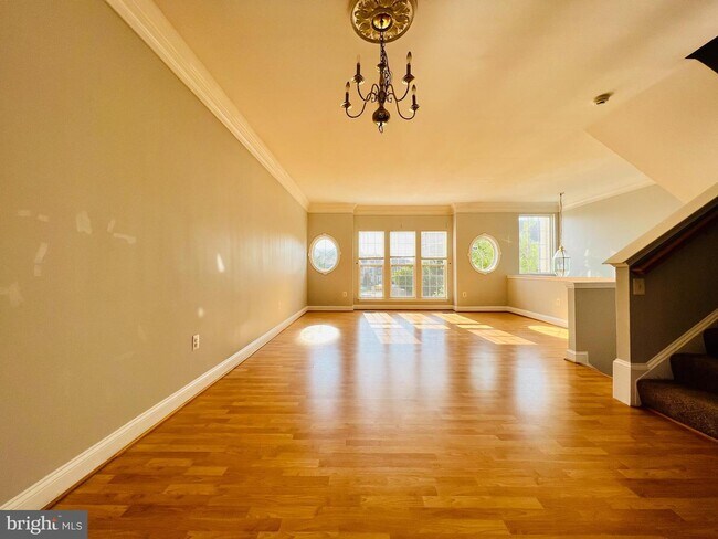 Foto del edificio - 16811 Sweeney Ln
