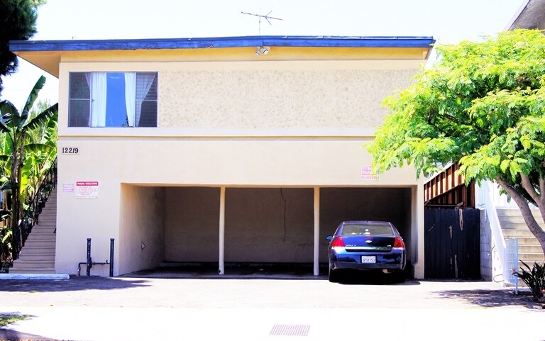 Building Photo - 12219 Pacific Ave