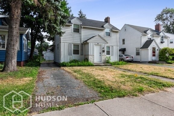 Primary Photo - 48 Pontiac Dr