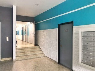 Foto del edificio - 7045 Hawthorn Ave