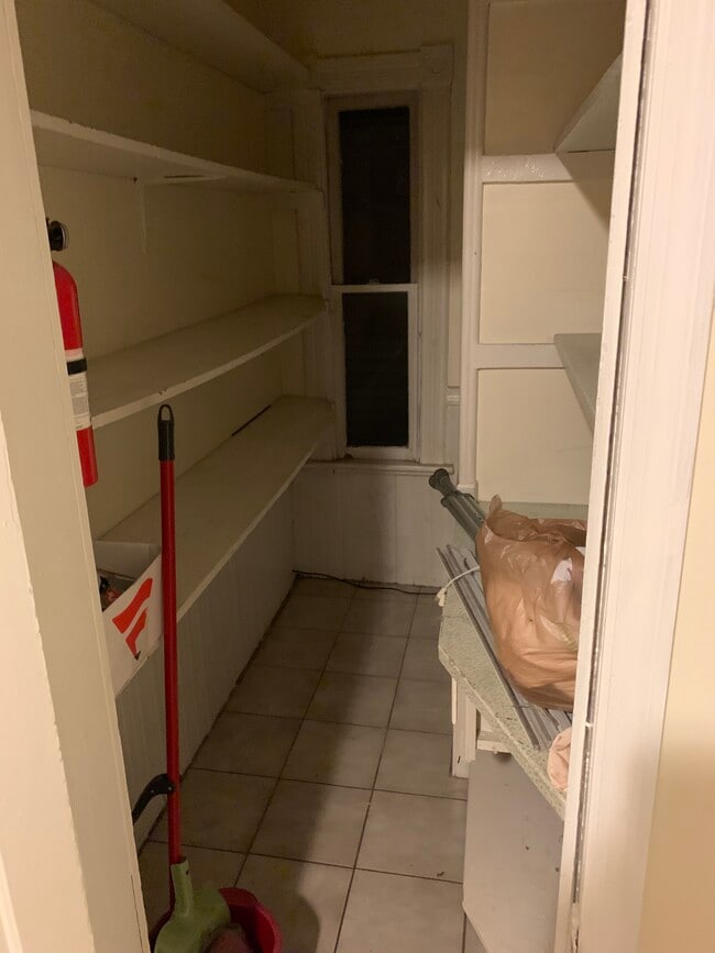 Pantry - 1208 6th Ave