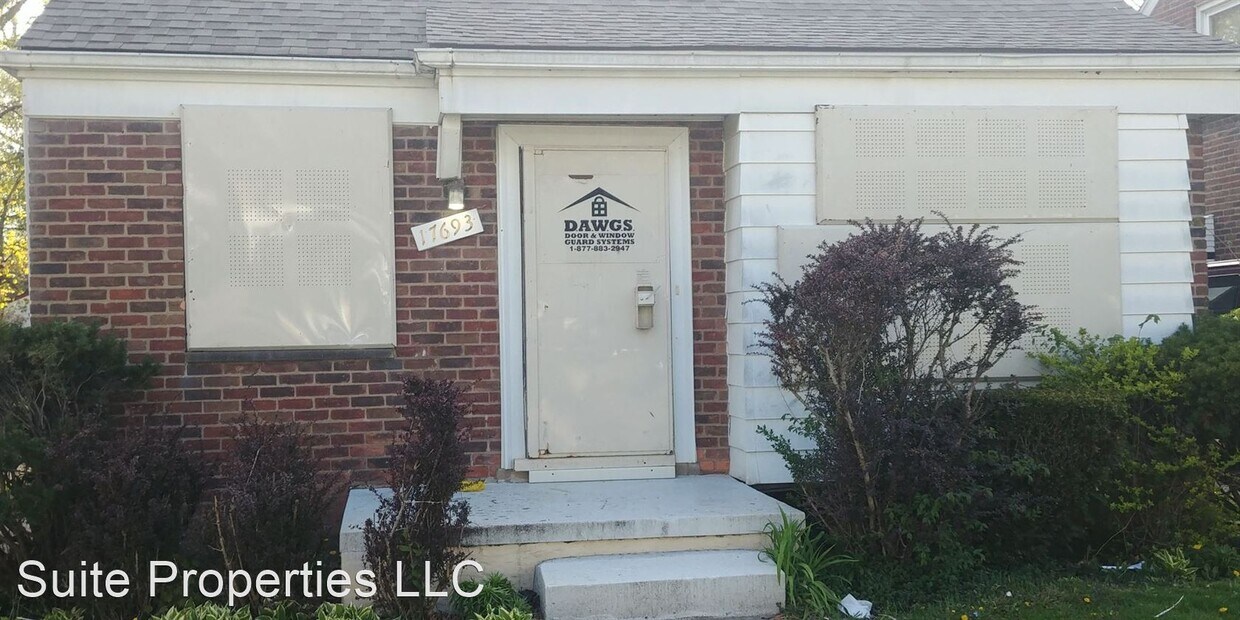 Primary Photo - 3 br, 1 bath House - 17693 Greenview St.