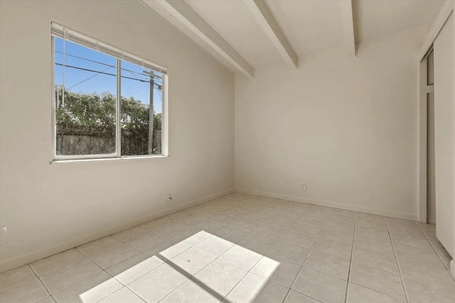 Building Photo - 1448 Modoc Ave