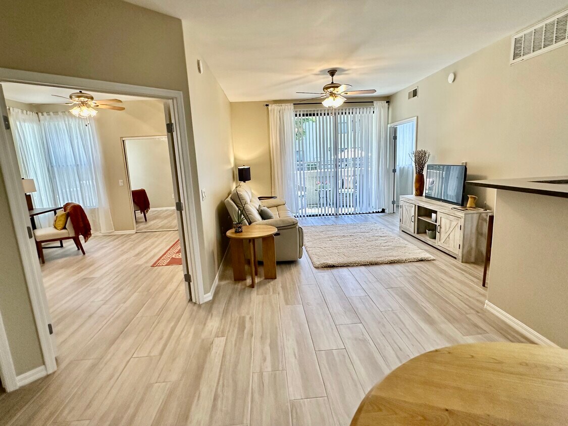 Foto principal - 6900 E Princess Dr