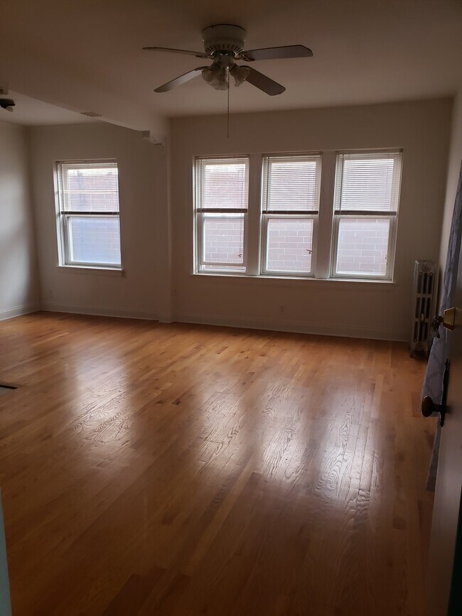 Foto del edificio - 4824 N Damen Ave.