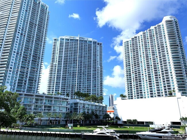 Building Photo - 350 S Miami Ave