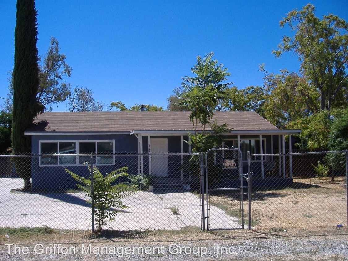 Foto principal - 2 br, 1 bath House - 4028 West Ramsey Street