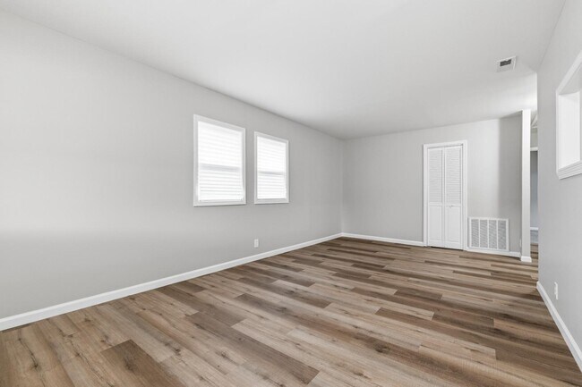 Foto del edificio - 1654 E Bradbury Ave