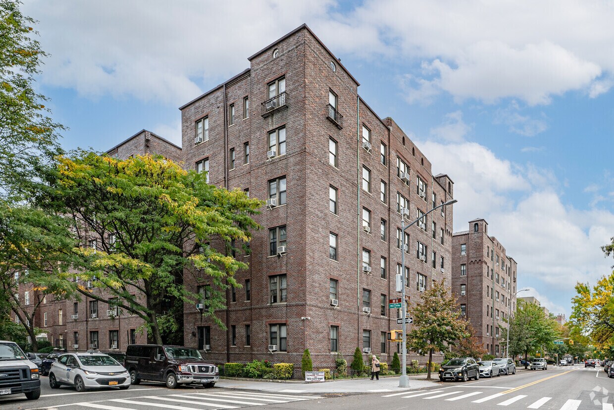 80-09 35th Ave - Stratford Hall Condominium