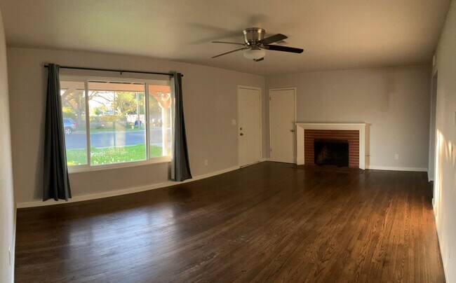 Foto del edificio - 2500 Dana Ln